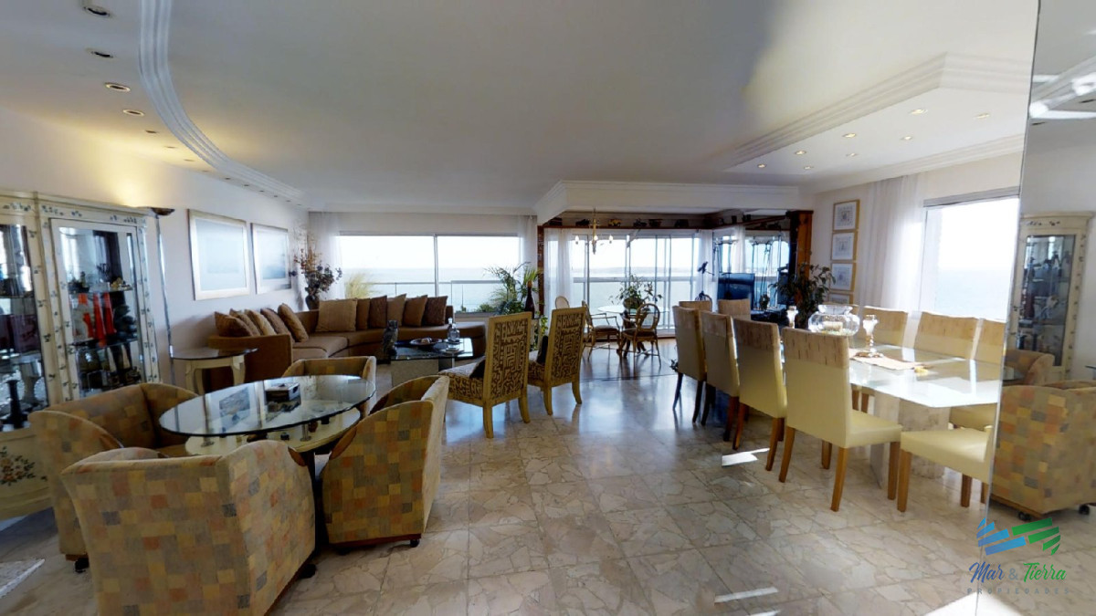 Apartamento ID.2110 - Espectacular planta, reciclada con materiales de primera calidad!!! cuenta 180 m2.