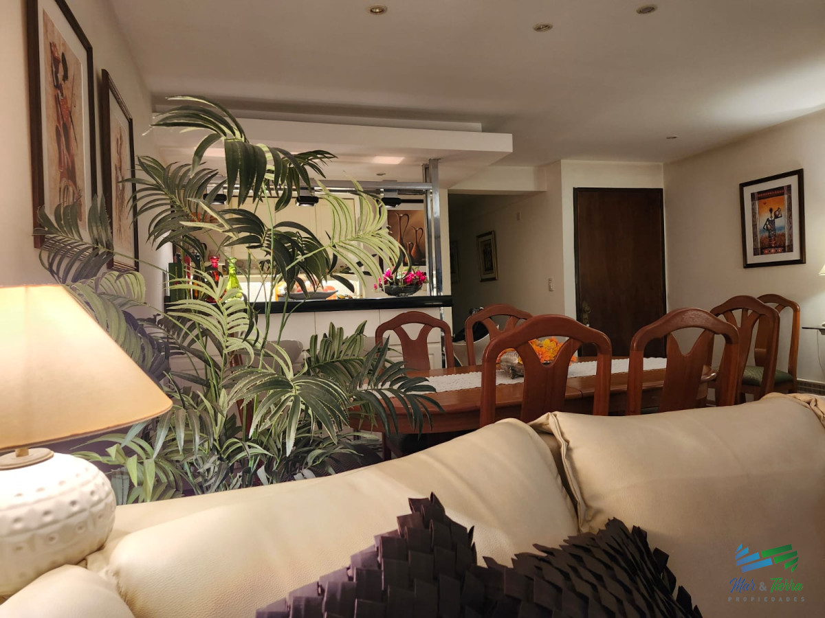 Apartamento ID.150 - Venta de apartamento 3 dormitorios en primera línea sobre playa Mansa