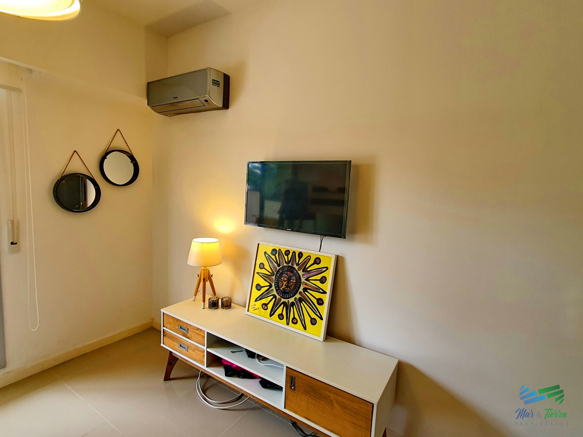 Apartamento ID.4196 - Vendo apartamento 2 dormitorios con gran terraza en Peninsula, zona puerto, Punta del Este