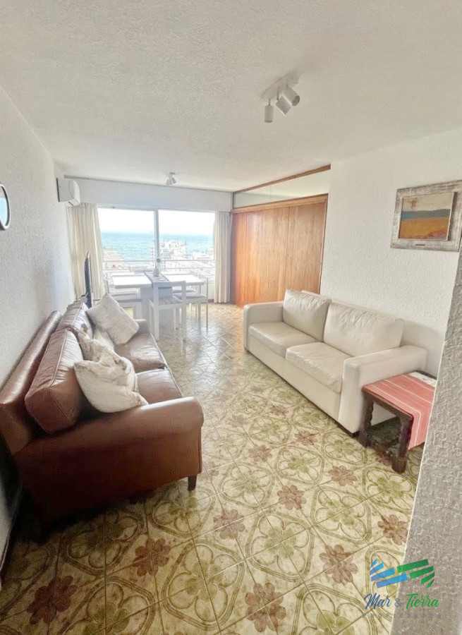 Apartamento ID.5667 - Venta de apartamento 2 y medio dormitorios en la península Punta del este  