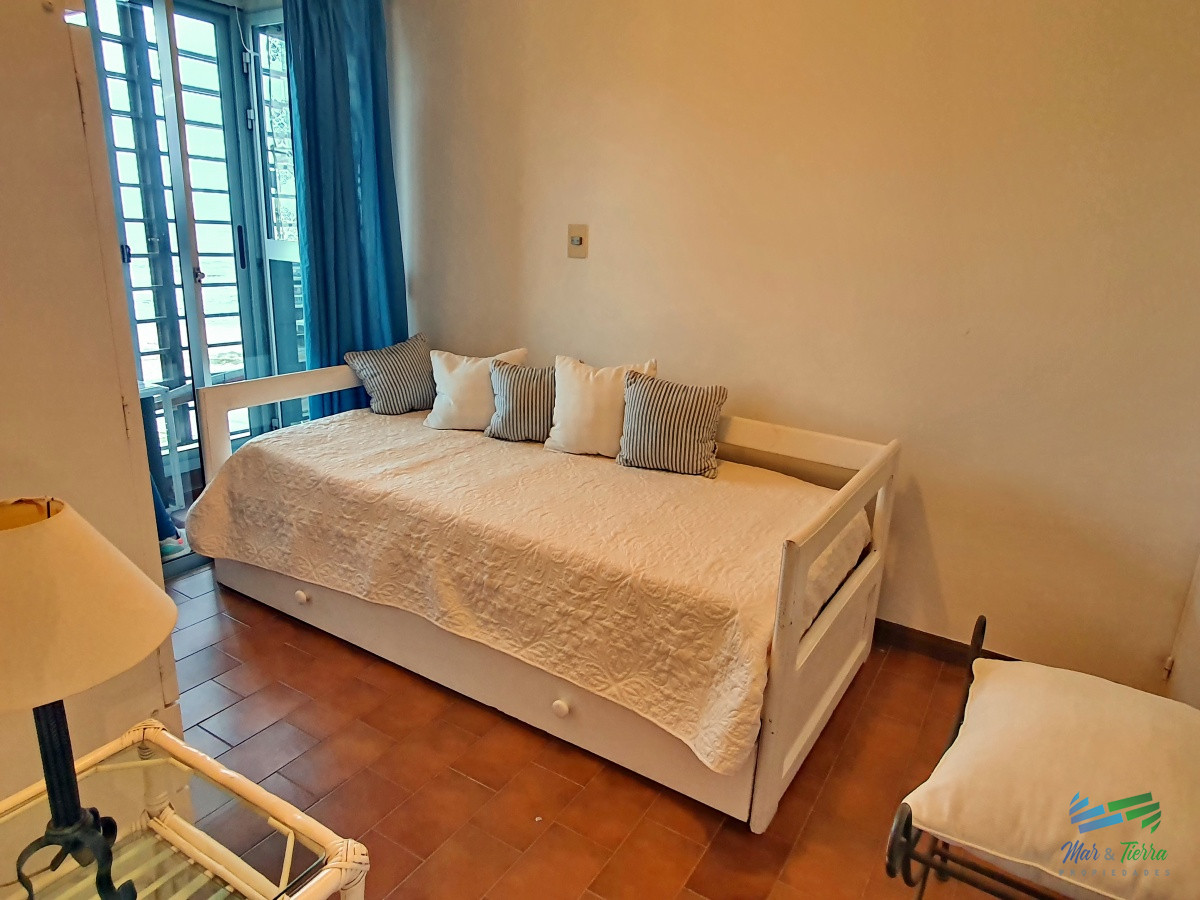 Apartamento ID.287 - Alquilo apartamento 3 dormitorios frente al mar, playa brava, Punta del Este.