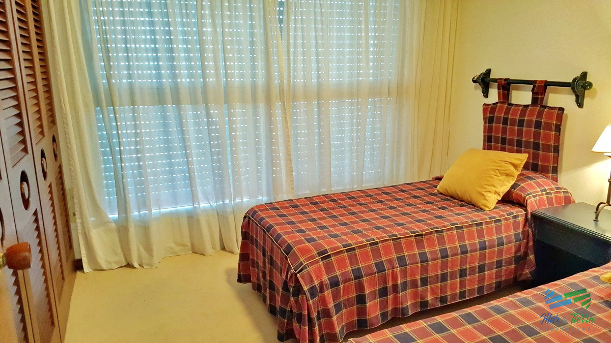 Apartamento ID.1243 - Vendo apartamento 3 dormitorios, frente al mar en Peninsula, Punta del Este