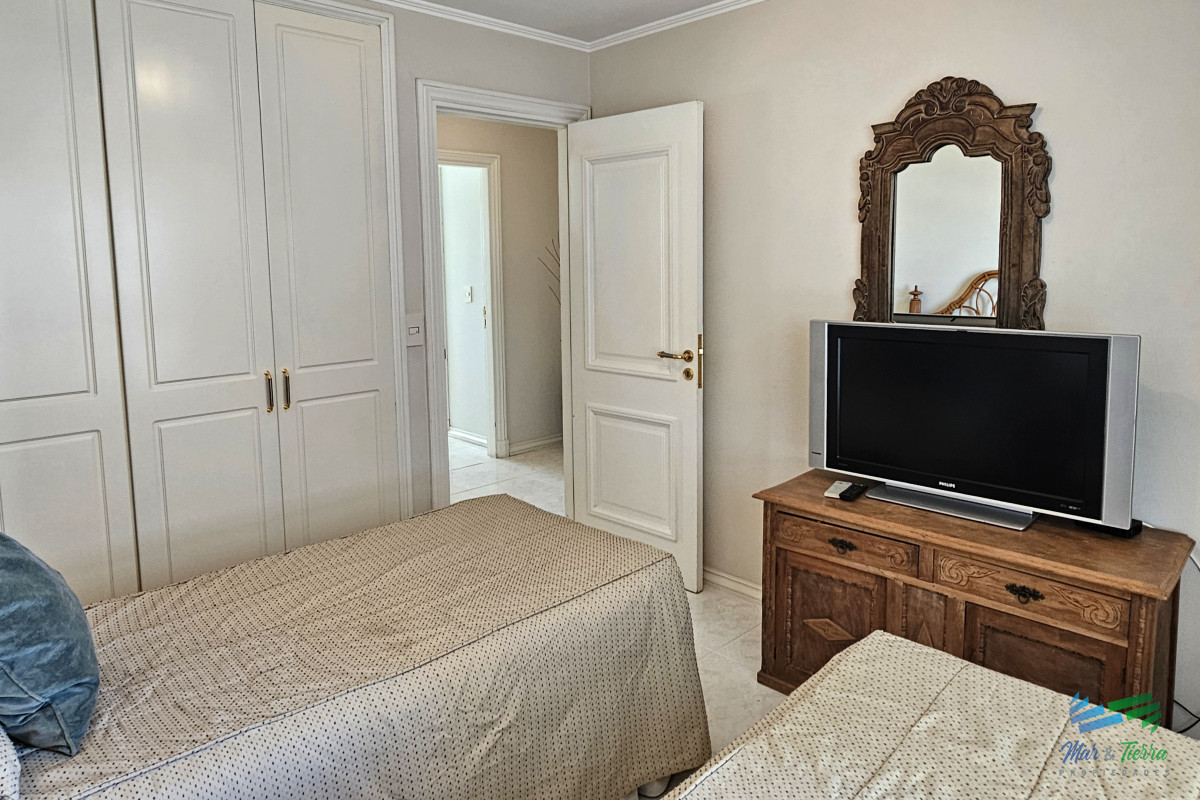 Apartamento ID.51 - Apartamento en Alquiler y Venta, playa mansa- Punta del Este 
