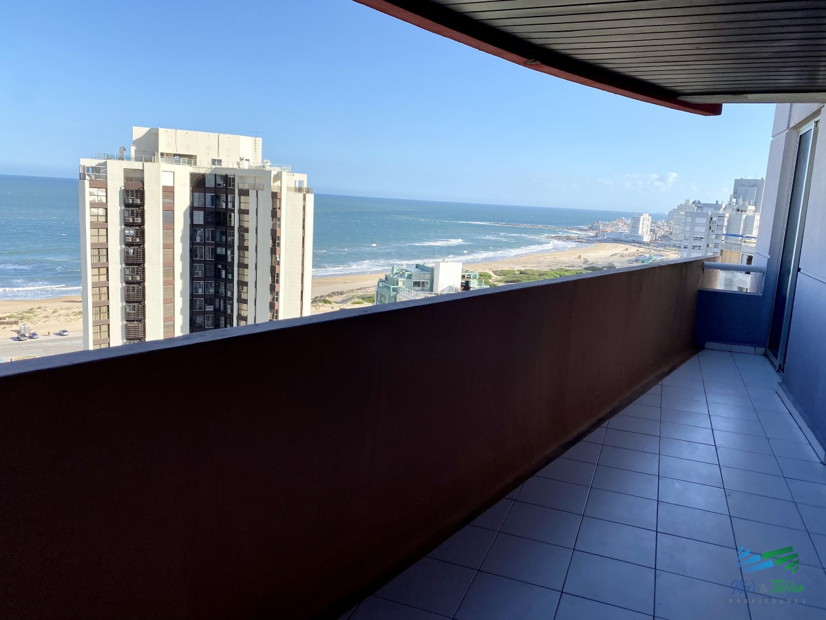 Apartamento ID.3279 - En venta , piso alto , con espectacular vista al mar!!!