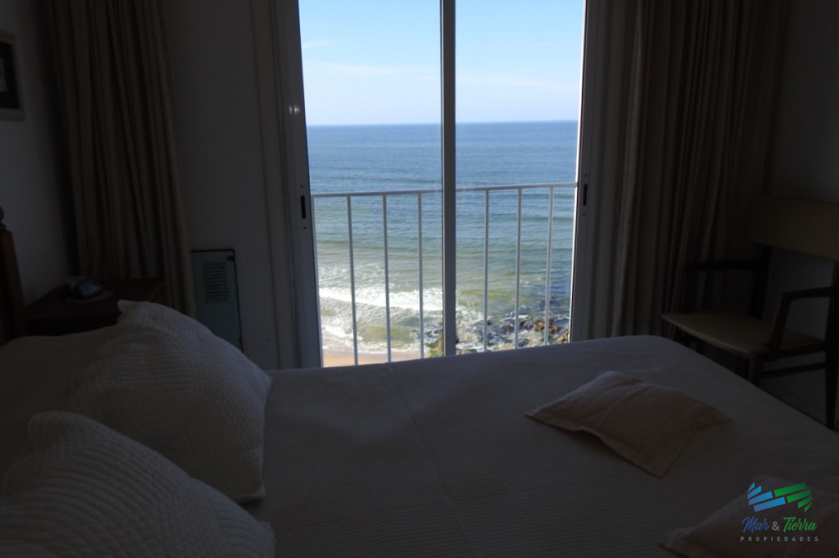 Apartamento ID.2201 - Oportunidad en venta Apartamento en piso alto, con vista franca al mar!!!, 