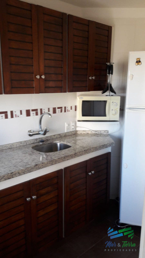 Apartamento ID.1318 - En alquiler.. Av. Roosevelt. Edificio con servicios.