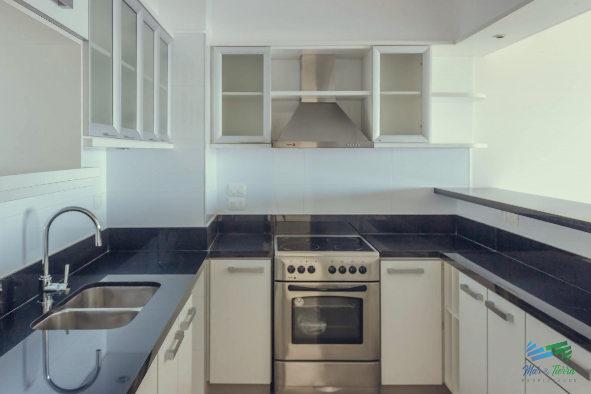 Apartamento ID.4210 - Venta de Apartamento 2 DORMITORIOS en Playa Mansa, Punta del Este