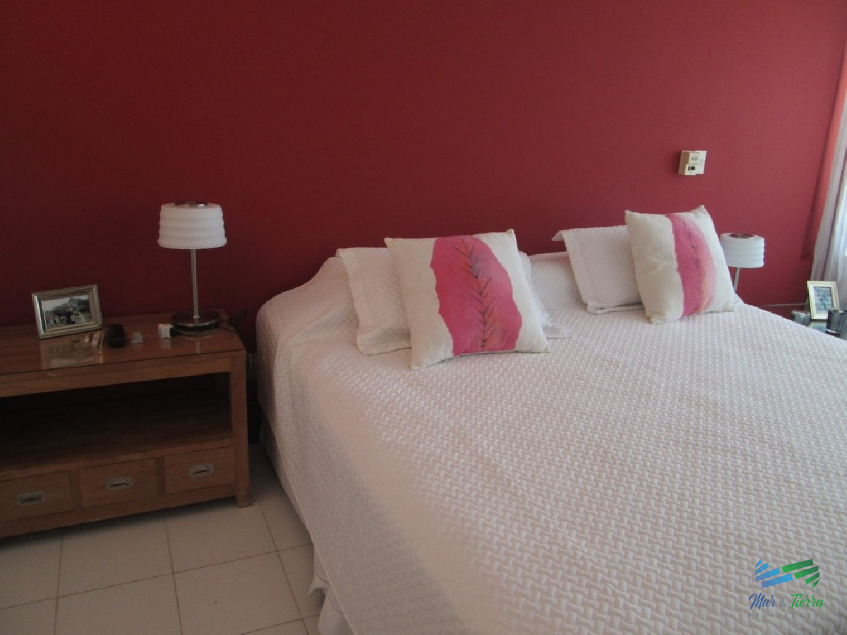 Apartamento ID.2152 - Excelente oportunidad... torre de categoría, con excelentes servicios, ubicado en primera línea sobre playa brava