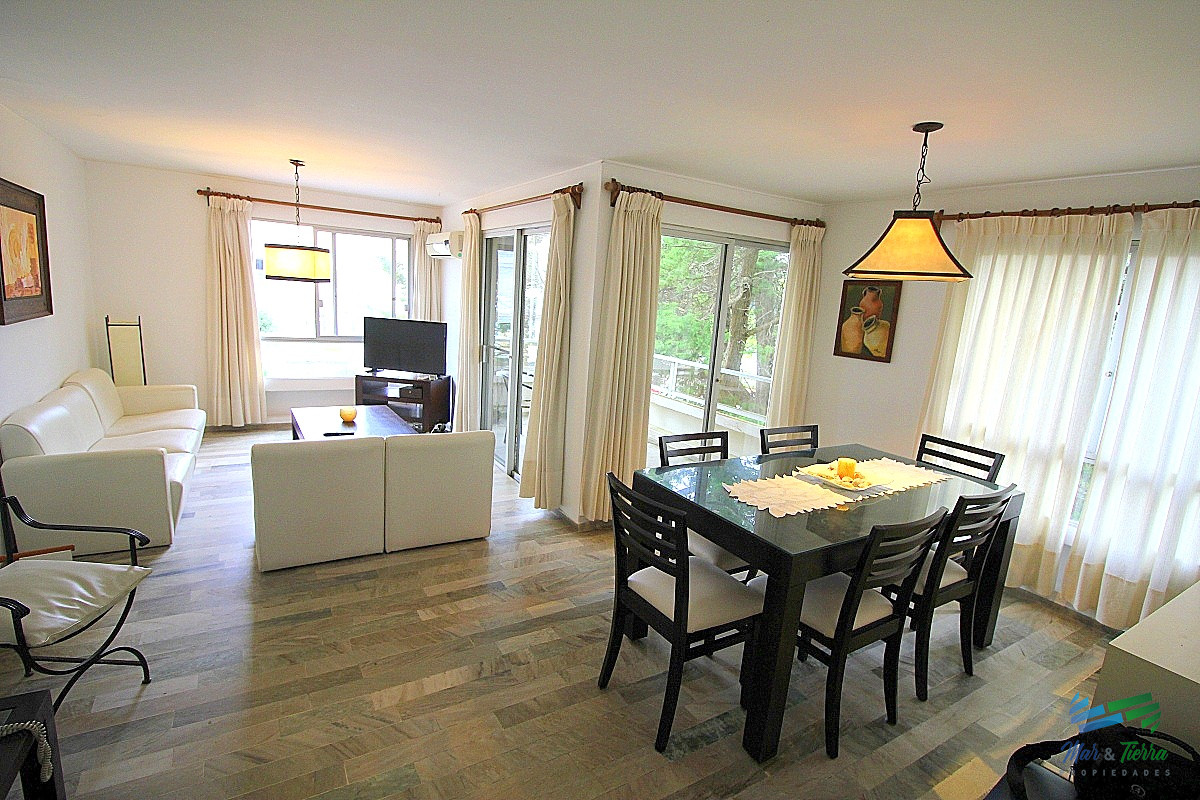 Apartamento ID.3948 - Vendo apartamento departamento 3 dormitorios 3 baños península Punta del Este