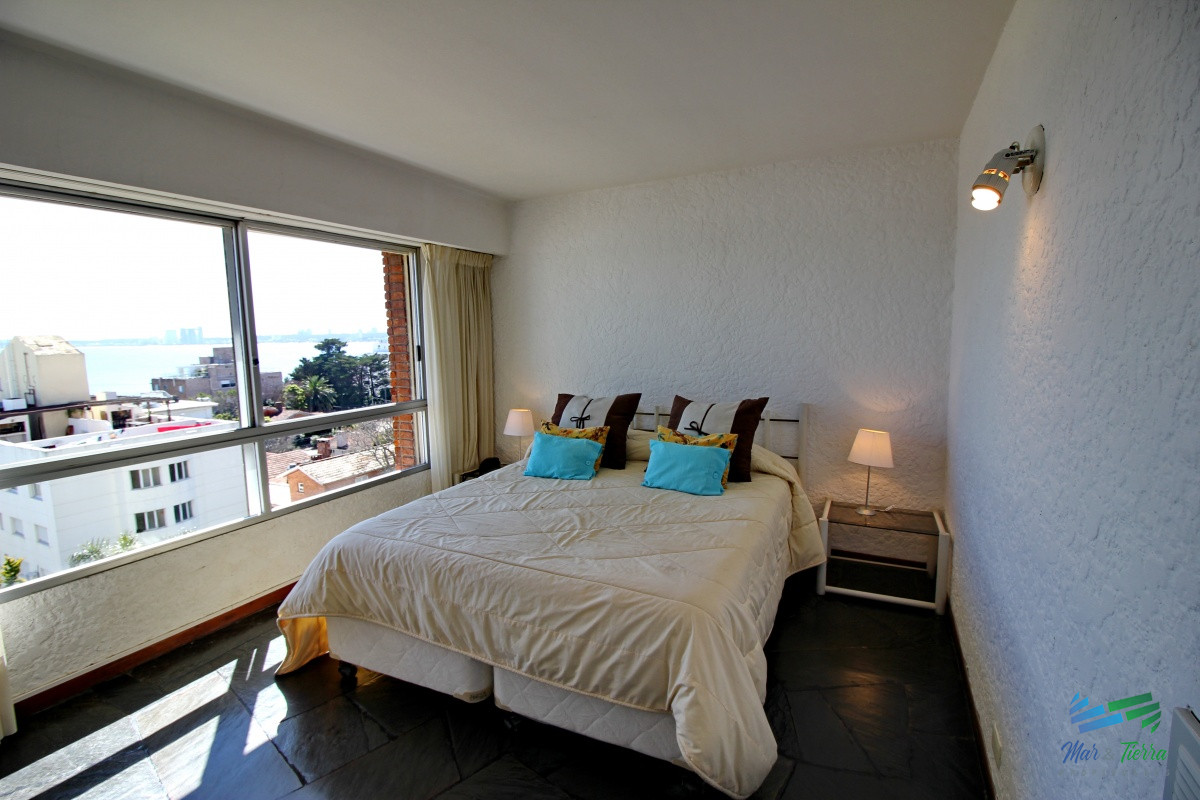 Apartamento ID.1084 - Apartamento amplio, luminoso con excelentes vistas al mar , y Puerto de Punta del Este