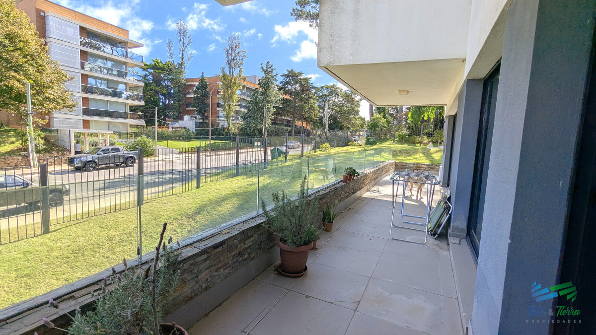Apartamento ID.5175 - Venta de apartamento 2 dormitorios con vista al mar zona Arcobaleno