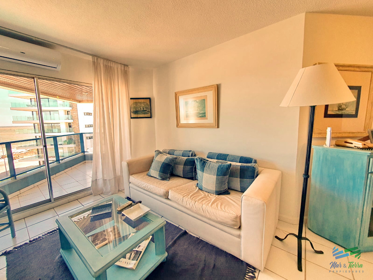 Apartamento ID.4481 - DEPARTAMENTO FRENTE AL MAR CON TRES DORMITORIOS, ALQUILER DE TEMPORADA 2024, PUNTA DEL ESTE. 