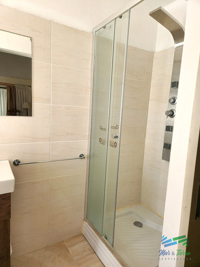 Apartamento ID.4384 - En venta monoambiente o local para uso comercial profesional y vivienda en Maldonado 