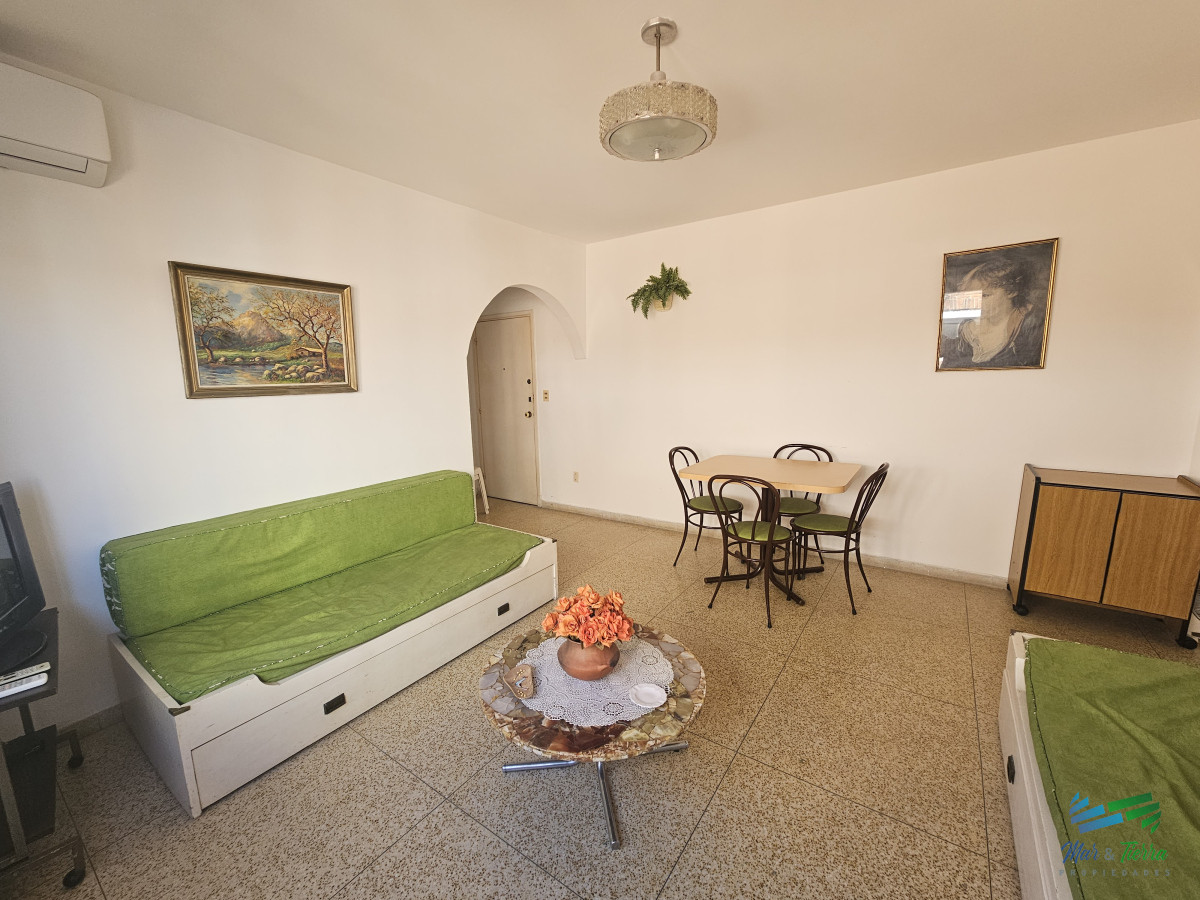 Apartamento ID.5103 - DEPARTAMENTO EN VENTA, 1 DORMITORIO, SOBRE CALLE 20, PENÍNSULA. BAJOS GASTOS COMUNES!! 