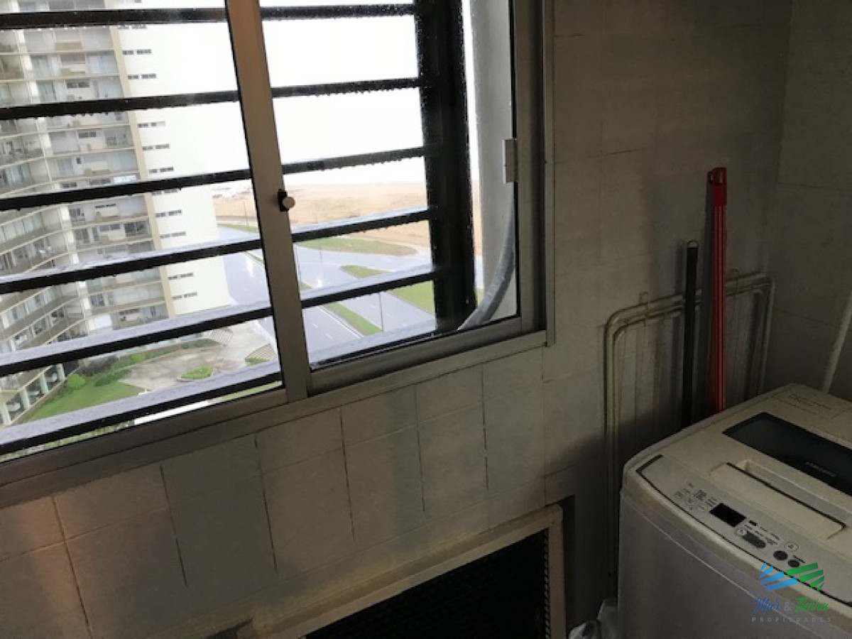 Apartamento ID.263 - ALQUILER DISPONIBLE TEMPORADA 2026, TRES DORMITORIOS FRENTE AL MAR!! 