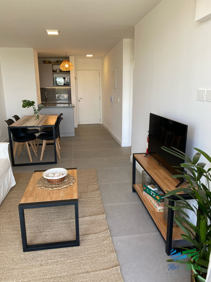 Apartamento ID.4558 - ALQUILER INVERNAL, UN DORMITORIO Y MEDIO. 2024 EDIFICIO CON SERVICIOS  