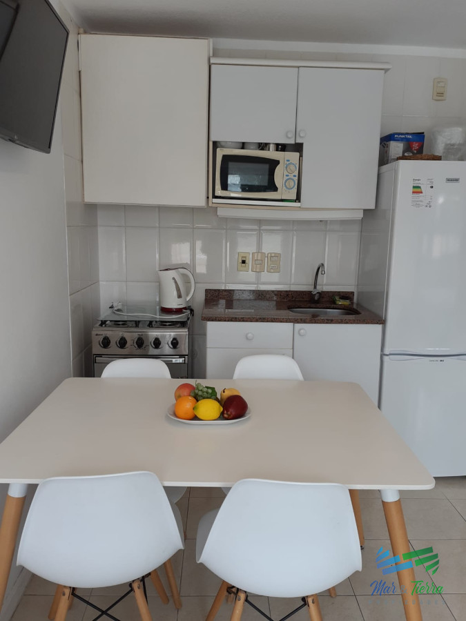 Apartamento ID.2786 - Vendo apartamento 1 dormitorio, edificio con servicios, en Roosevelt, Punta del Este.