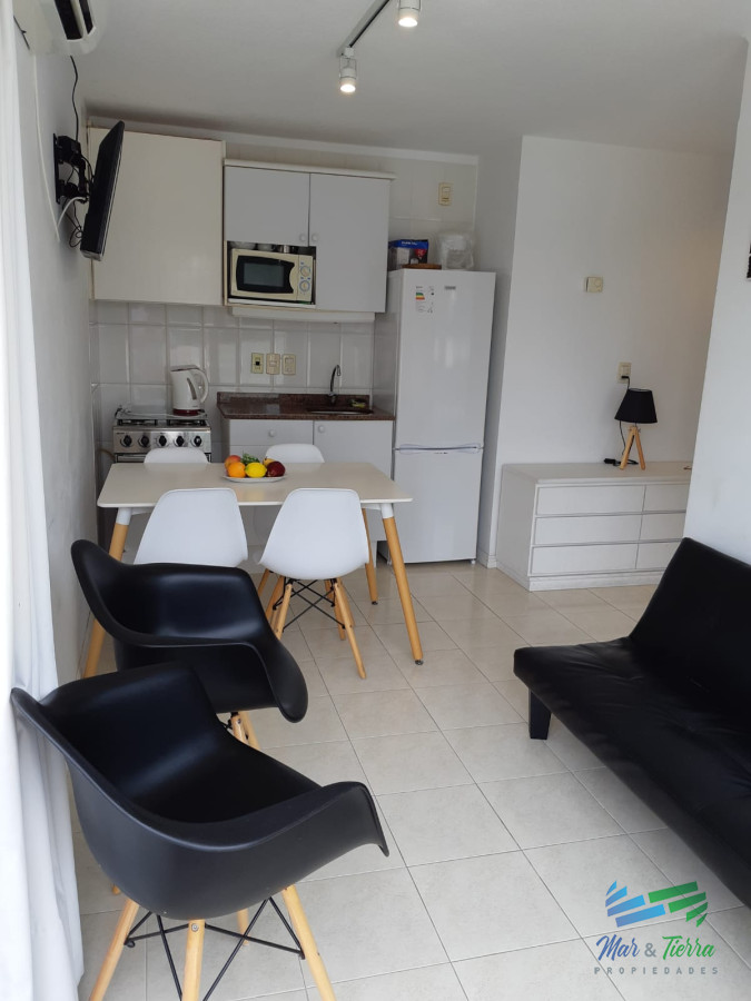 Apartamento ID.2786 - Vendo apartamento 1 dormitorio, edificio con servicios, en Roosevelt, Punta del Este.