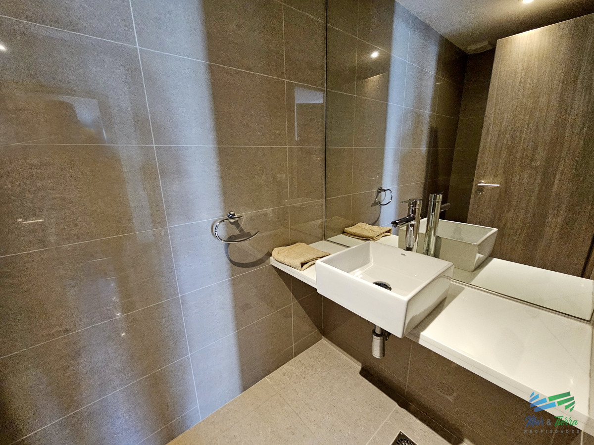 Apartamento ID.4952 - Venta de apartamento 2 dormitorios en Onix Punta del este playa Brava 