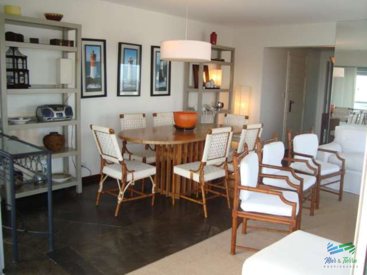 Apartamento ID.2598 - Vendo apartamento 3 dormitorios con vista al Puerto en Peninsula, Punta del Este.