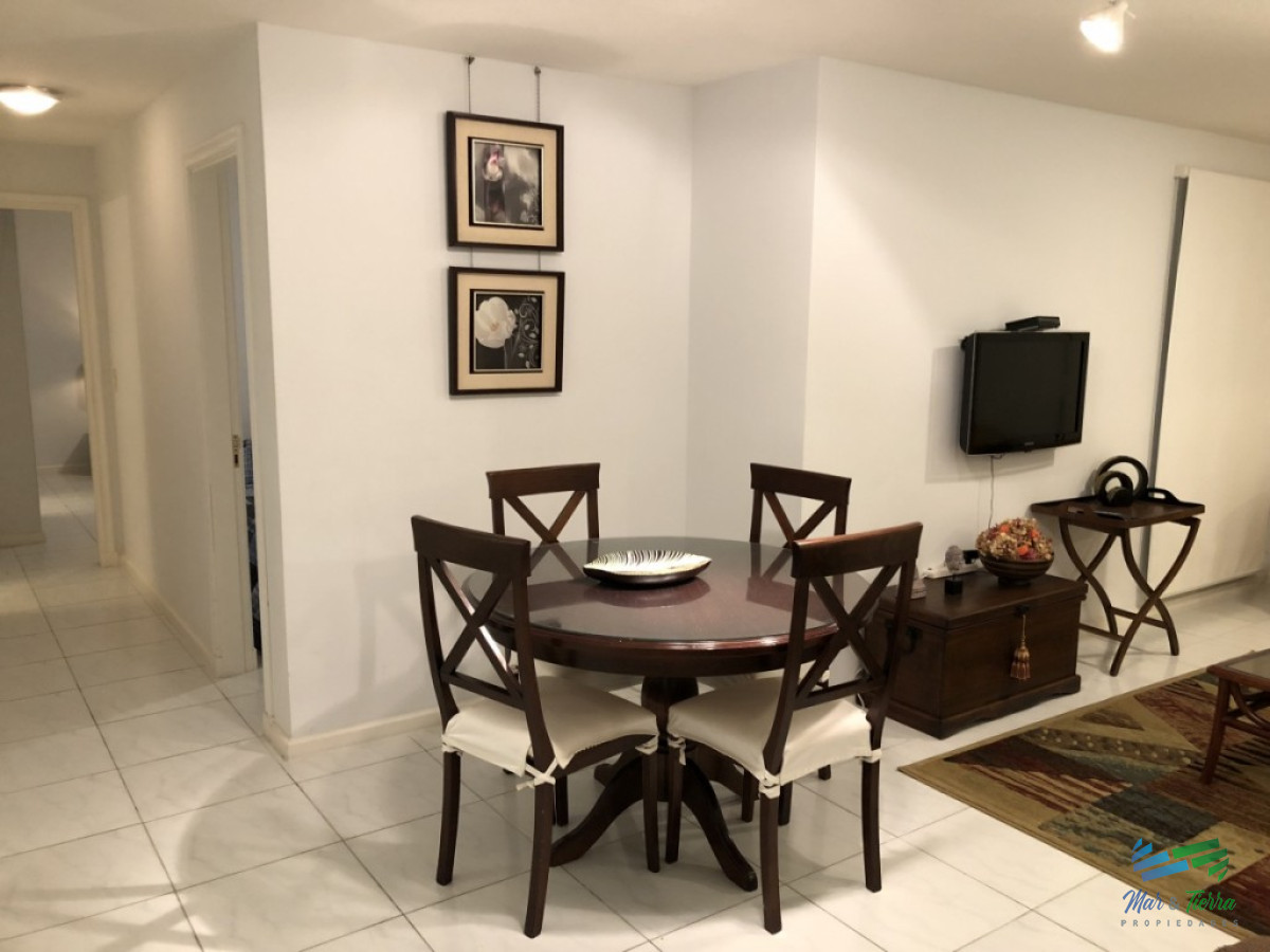 Apartamento ID.2275 - En venta.. piso intermedio, planta amplia muy luminosa, en excelente condiciones.