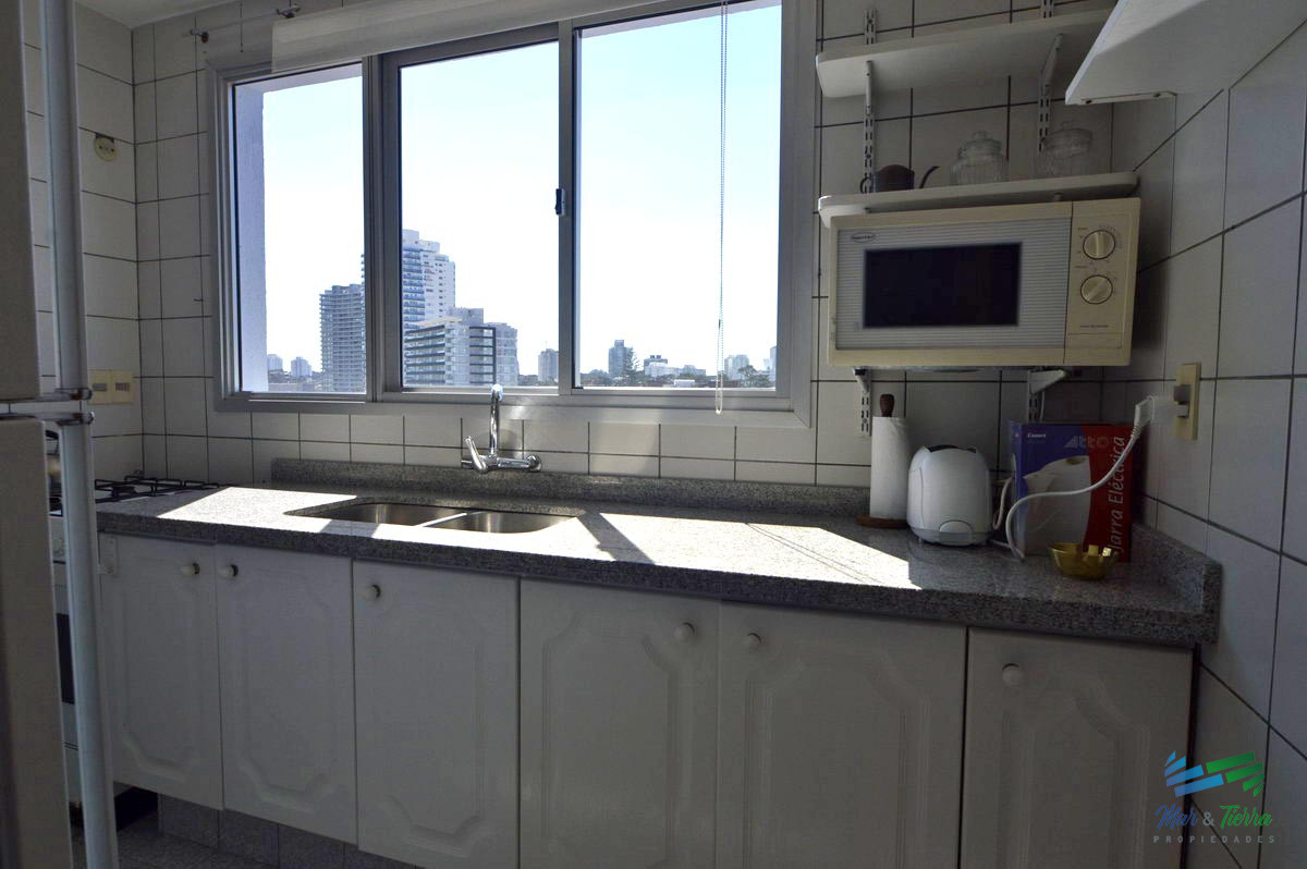 Apartamento ID.2675 - En venta.. muy buena oportunidad a pasitos del mar.