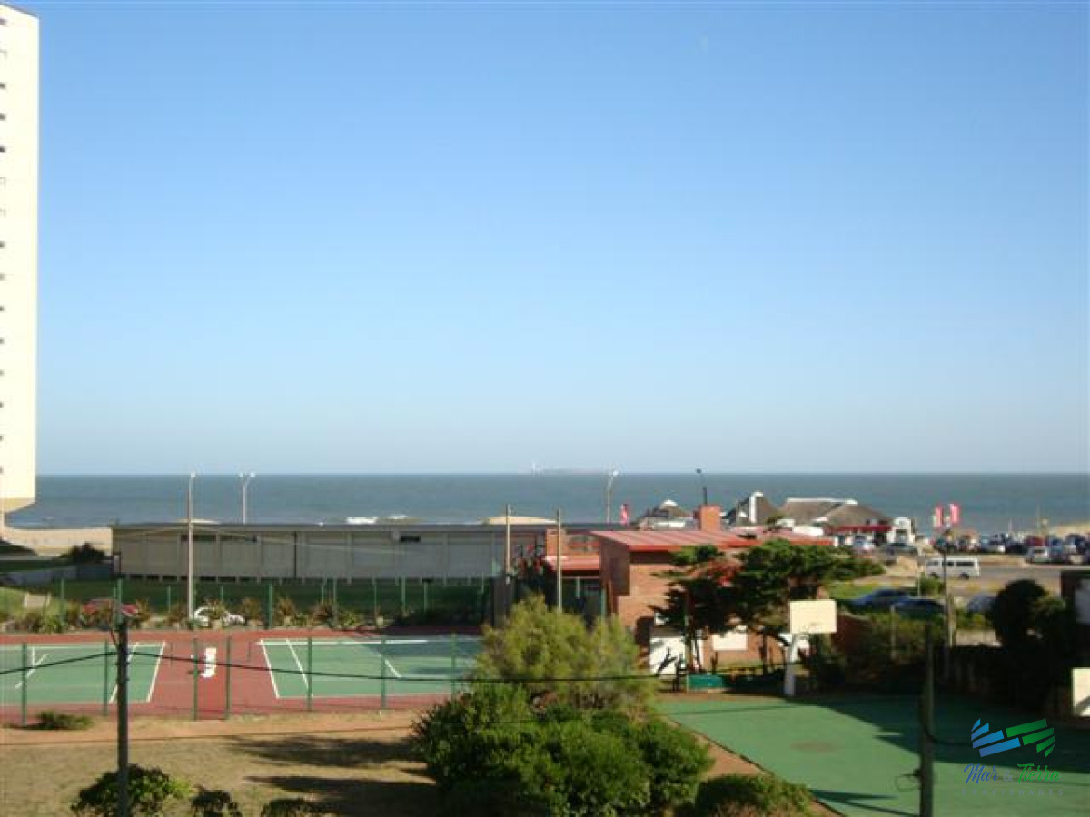 Apartamento ID.4163 - Vendo apartamento 2 dormitorios con vista al mar y servicios, Punta del Este