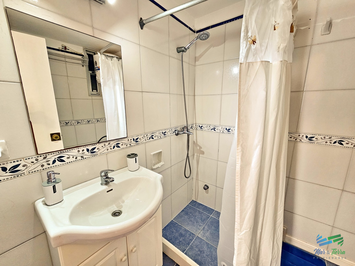 Apartamento ID.2373 - En venta apartamento reciclado, 1 dormitorio y medio con cochera en Peninsula, Punta del Este.