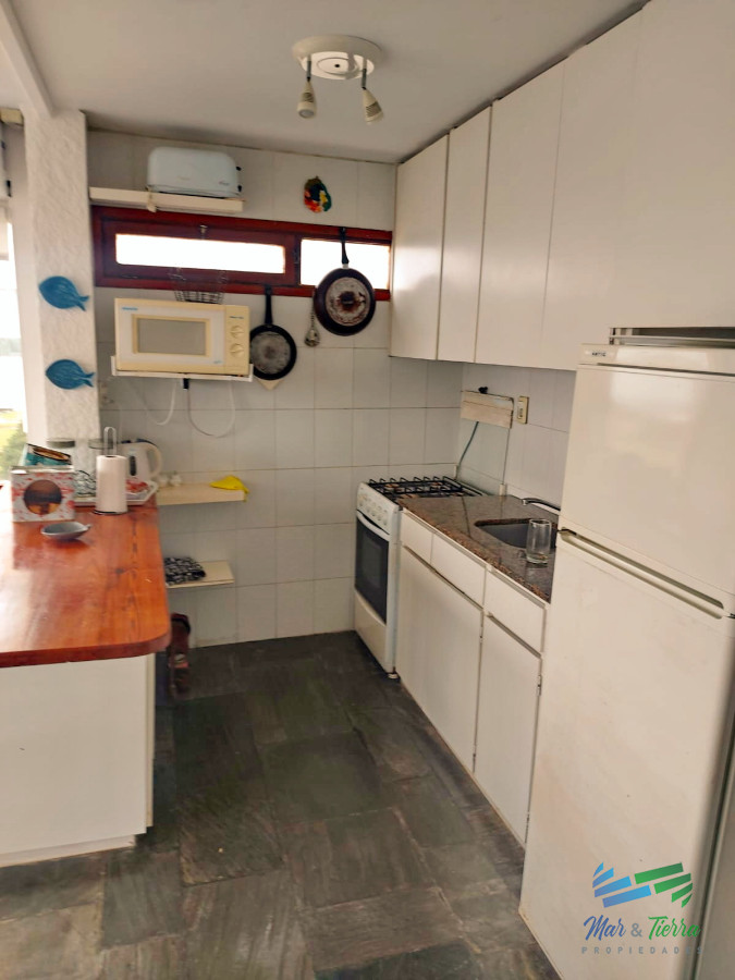 Apartamento ID.4813 - En venta apartamento de 2 dormitorios frente al mar, playa brava, Punta del Este