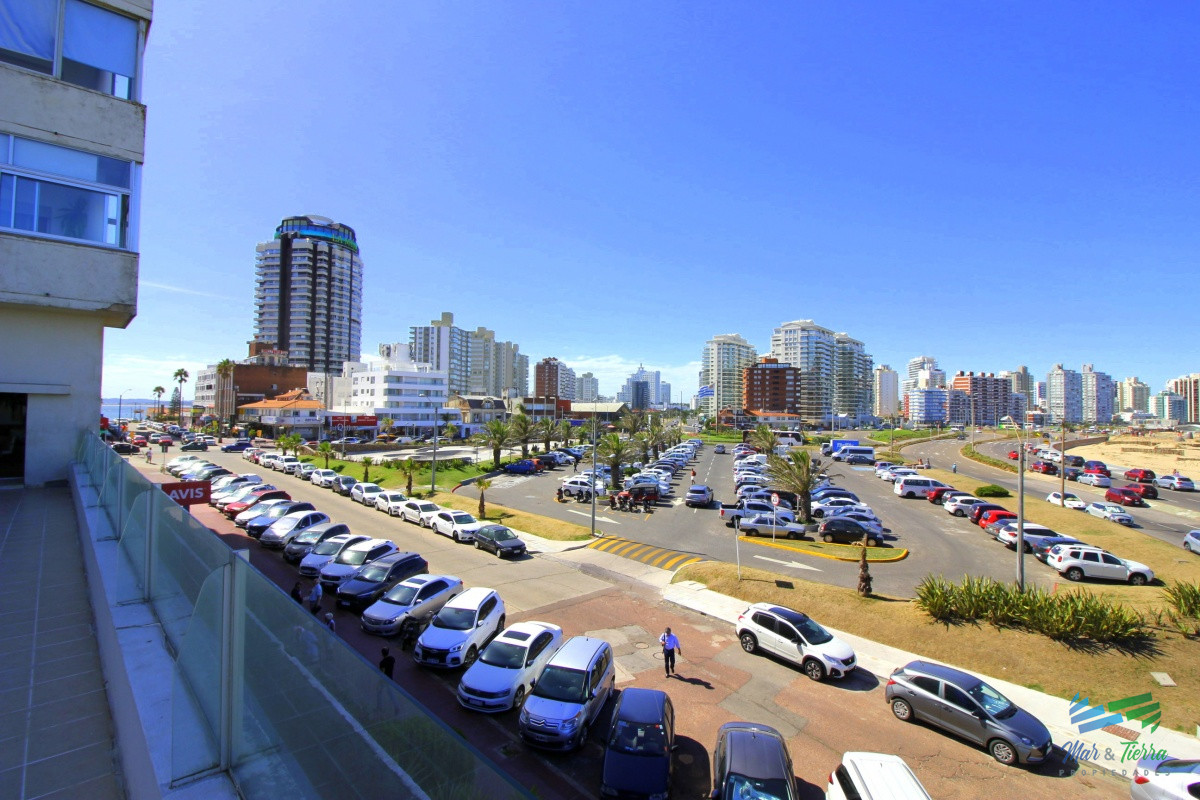 Apartamento ID.4201 - Venta de apartamento en la Península de Punta del este 1 dormitorio 1 baño reciclado