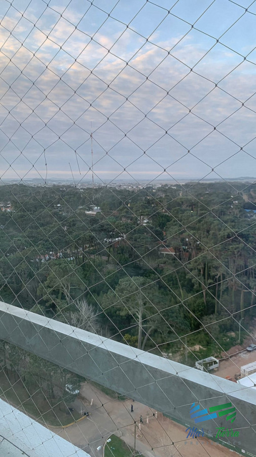 Apartamento ID.5720 - Venta de apartamento 3 dormitorios en Roosevelt Punta del Este