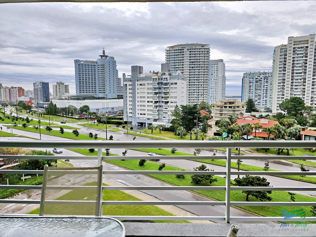 Apartamento ID.4759 - APARTAMENTO EN VENTA, 2 DORMITORIOS EN SUITE, PUNTA DEL ESTE. EN EDIFICIO CON SERVICIOS 