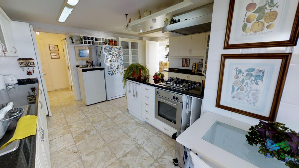 Apartamento ID.2110 - Espectacular planta, reciclada con materiales de primera calidad!!! cuenta 180 m2.