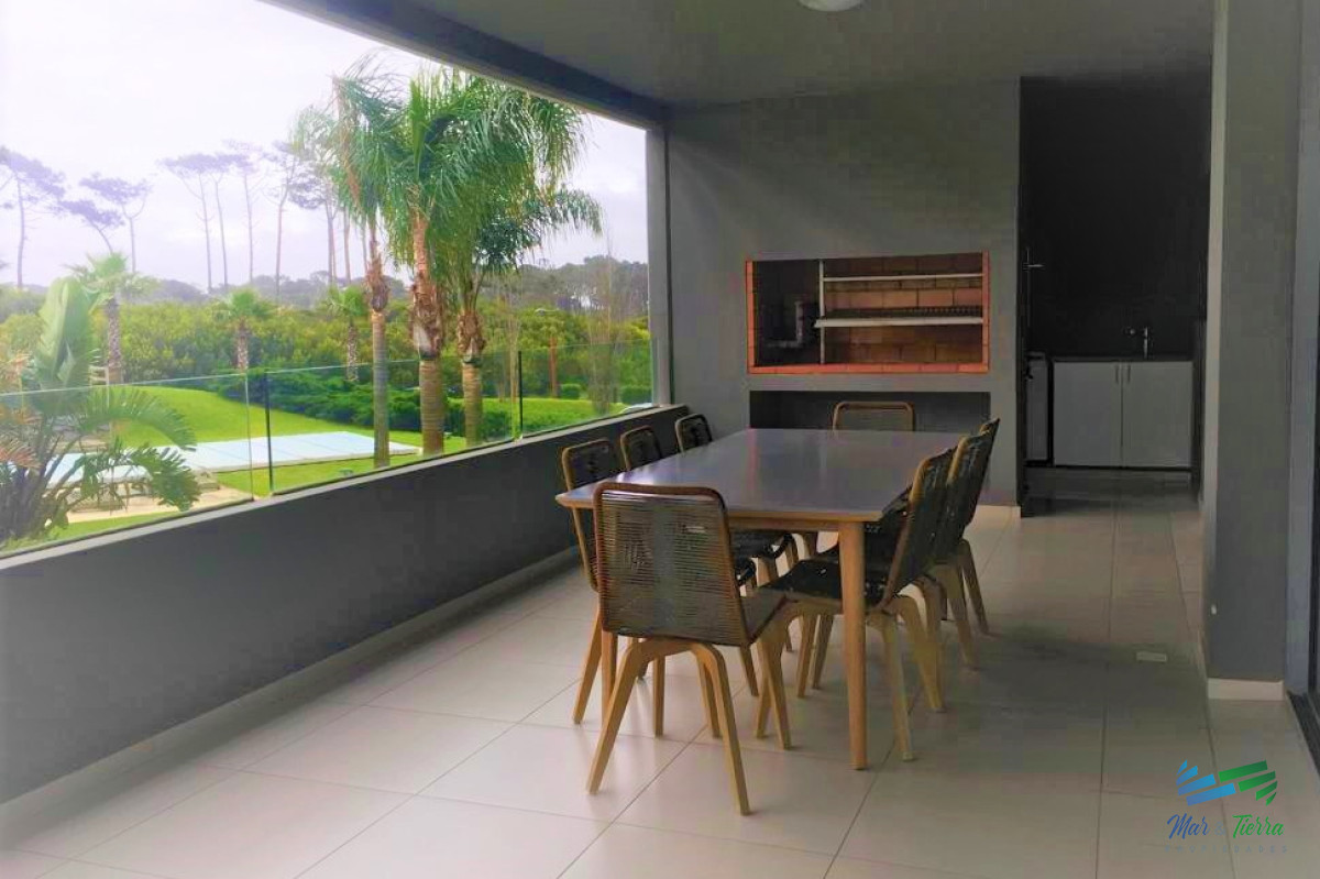 Apartamento ID.5088 - DEPARTAMENTO CON PISCINA PROPIA EN VENTA, 3 DORMITORIOS EN SUITE, PUNTA DEL ESTE 