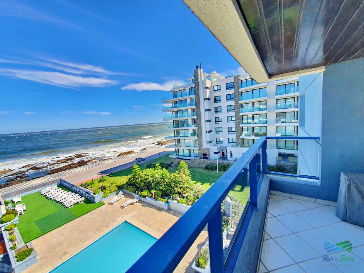 Apartamento ID.4481 - DEPARTAMENTO FRENTE AL MAR CON TRES DORMITORIOS, ALQUILER DE TEMPORADA 2024, PUNTA DEL ESTE. 