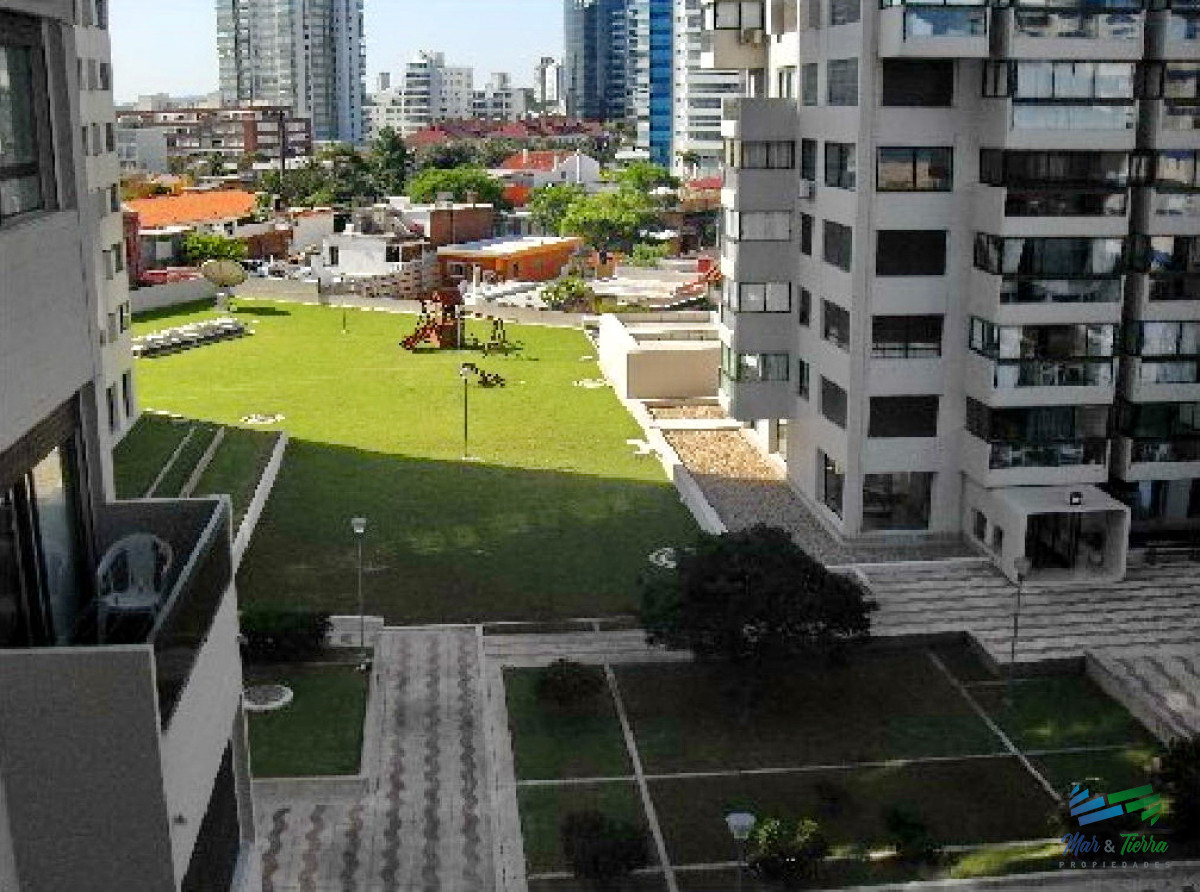 Apartamento ID.113 - Vendo apartamento 1 dormitorio con servicios, a metros de los Dedos y Peninsula, Punta del Este
