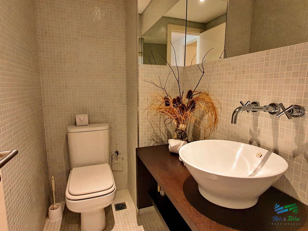 Apartamento ID.3064 - Vendo apartamento de 3 dormitorios y 3 baños. Rincón del Indio, Punta del Este.