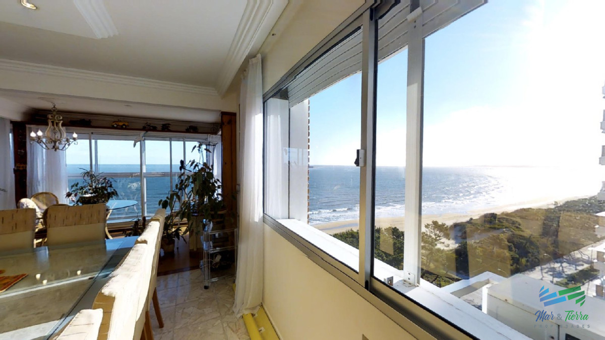 Apartamento ID.2110 - Espectacular planta, reciclada con materiales de primera calidad!!! cuenta 180 m2.
