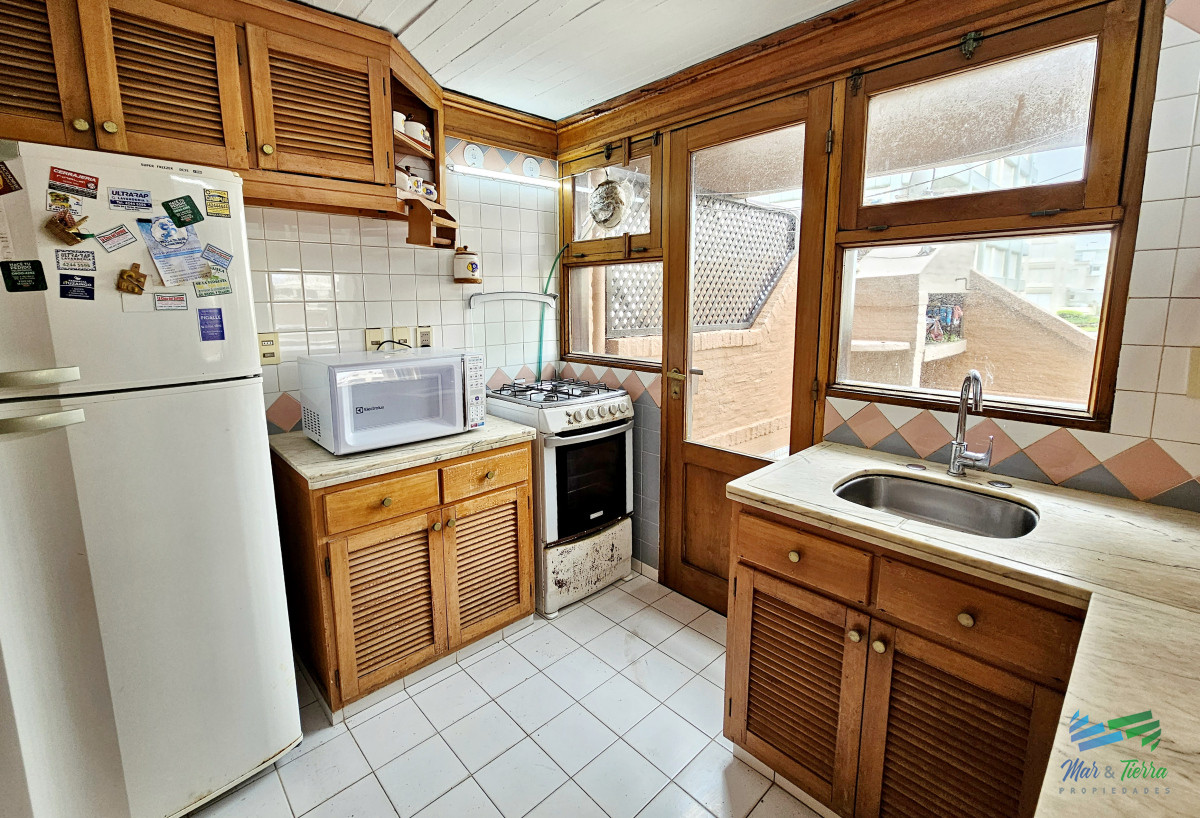Apartamento ID.749 - Apartamento de 2 dormitorios y 2 baños a 1 cuadra de Gorlero, con gran terraza y parrillero propio.