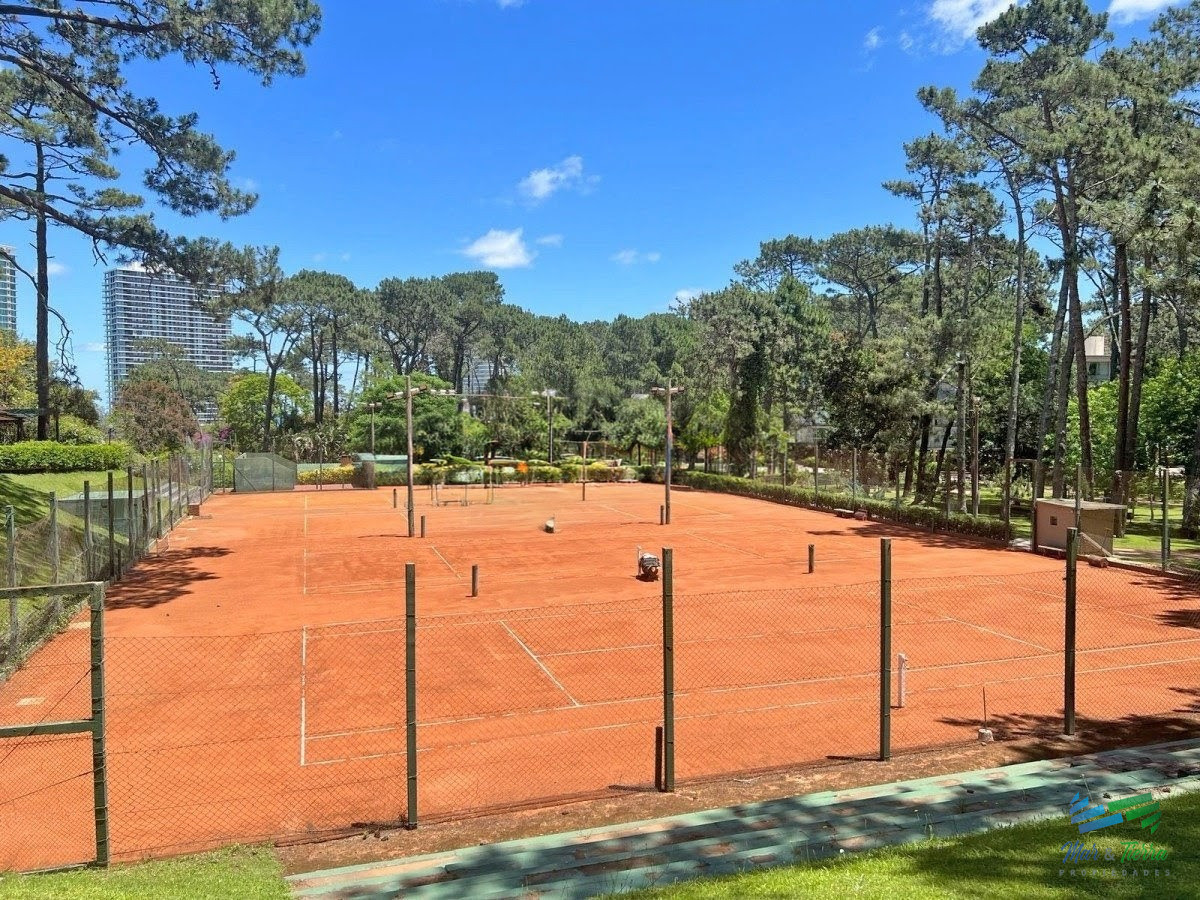 Apartamento ID.5684 - Venta de apartamento en Arcobaleno Punta del este 