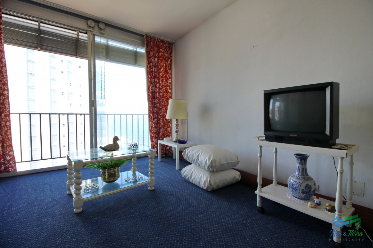 Apartamento ID.2492 - Apartamento 1 dormitorio en Venta, Vista al Mar, Peninsula, Punta del Este