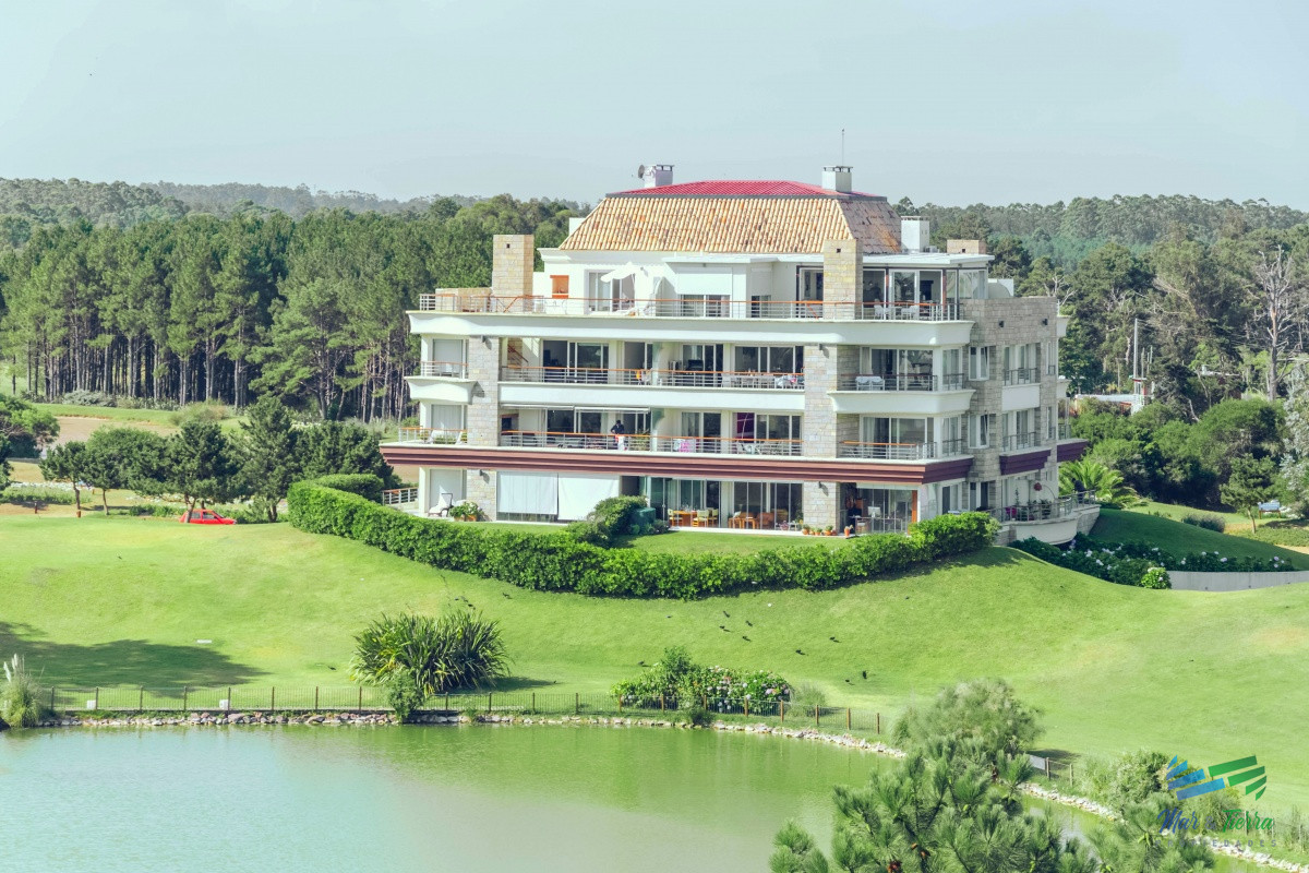 Apartamento ID.4210 - Venta de Apartamento 2 DORMITORIOS en Playa Mansa, Punta del Este