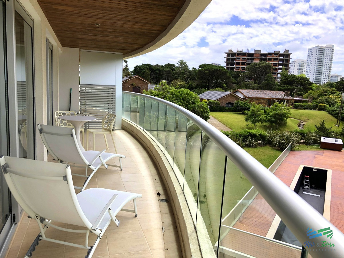 Apartamento ID.3923 - Venta Alquiler apartamento 3 dormitorios 2 baños playa brava punta del este