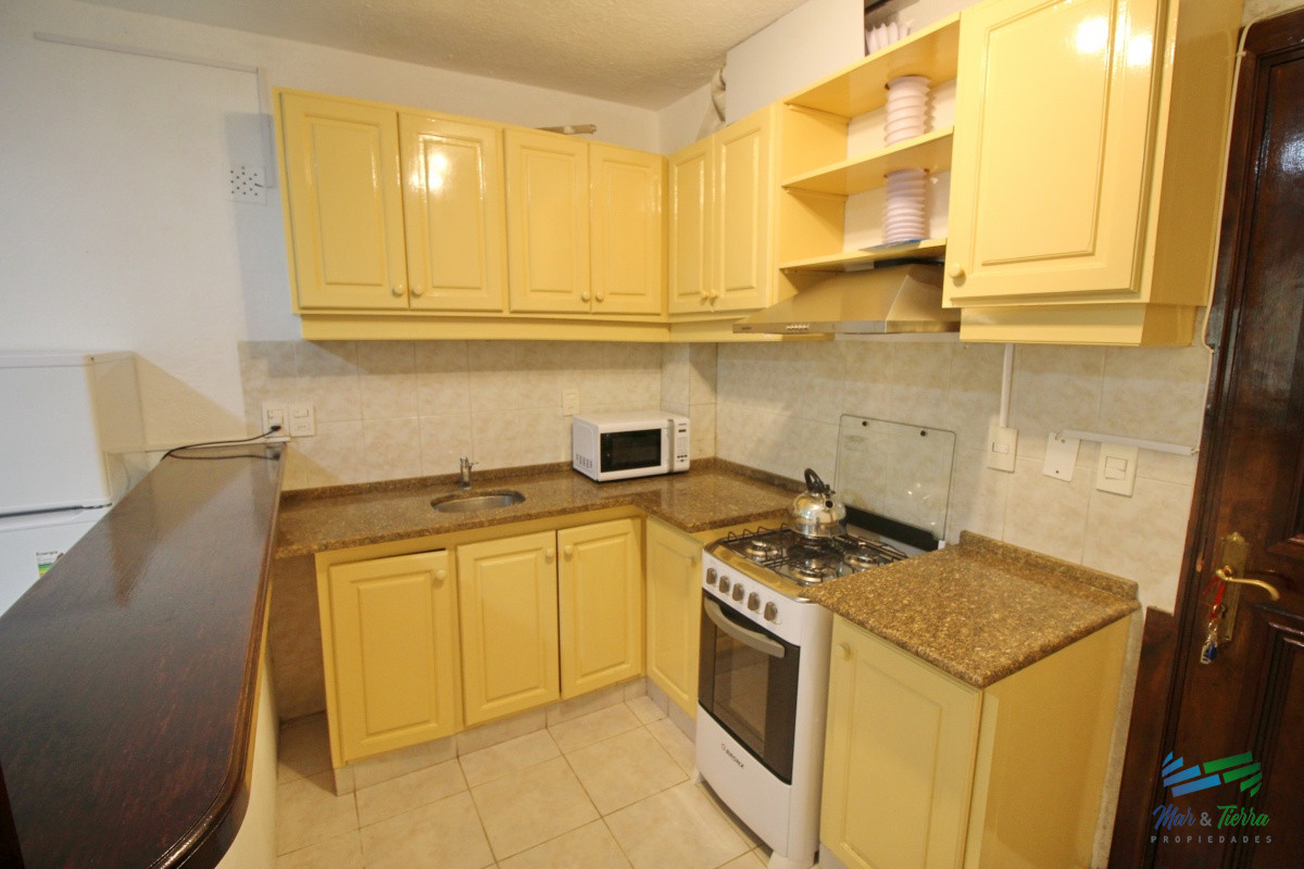 Apartamento ID.2345 - Vendo apartamento 1 dormitorio y garaje, cerca shopping, Punta del Este