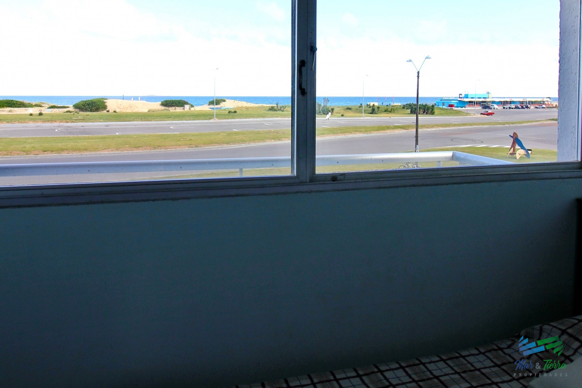 Apartamento ID.1182 - VENDO APTO EN LA BRAVA, VISTA DIRECTA AL MAR, PUNTA DEL ESTE 