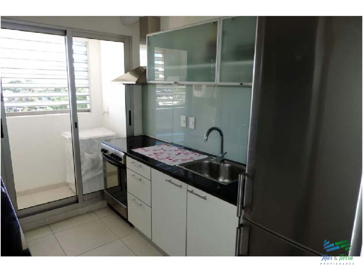 Apartamento ID.2361 - En venta.. Muy lindo apartamento sobre Av. Roosevelt, Punta del Este