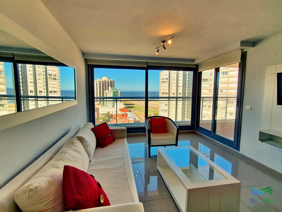 Apartamento ID.4066 - Vendo apartamento 2 dormitorios con buena vista y servicios, playa brava, Punta del Este