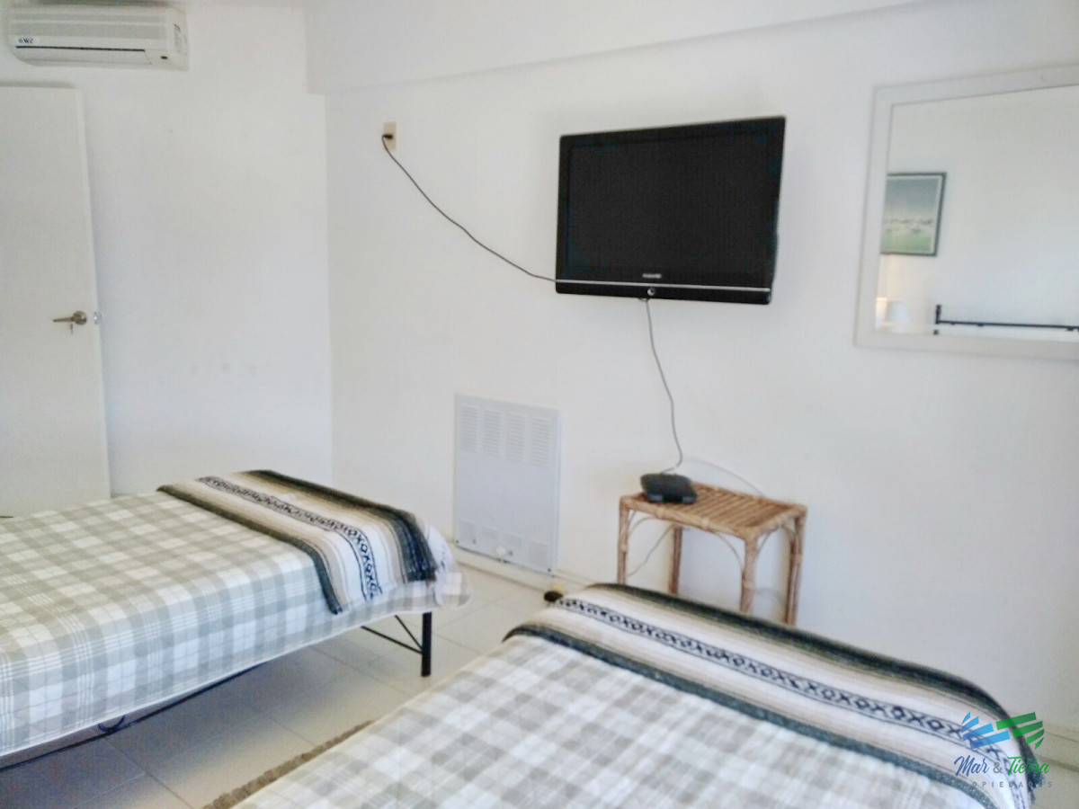 Apartamento ID.2421 - En alquiler.. torre de categoría en primera línea.. playa brava.