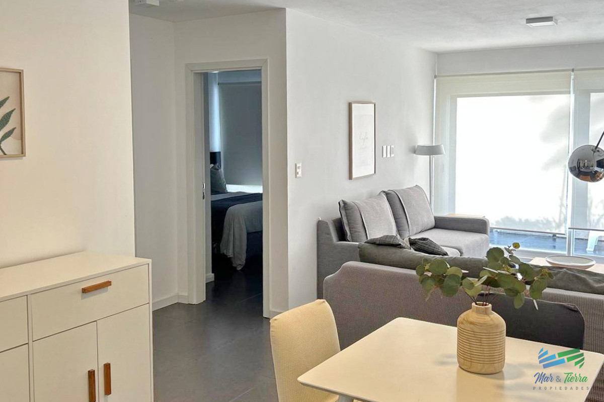 Apartamento ID.5009 - APARTAMENTO DISPONIBLE EN ALQUILER, AMPLIO, LUMINOSO, EN LA PENÍNSULA, PUNTA DEL ESTE.