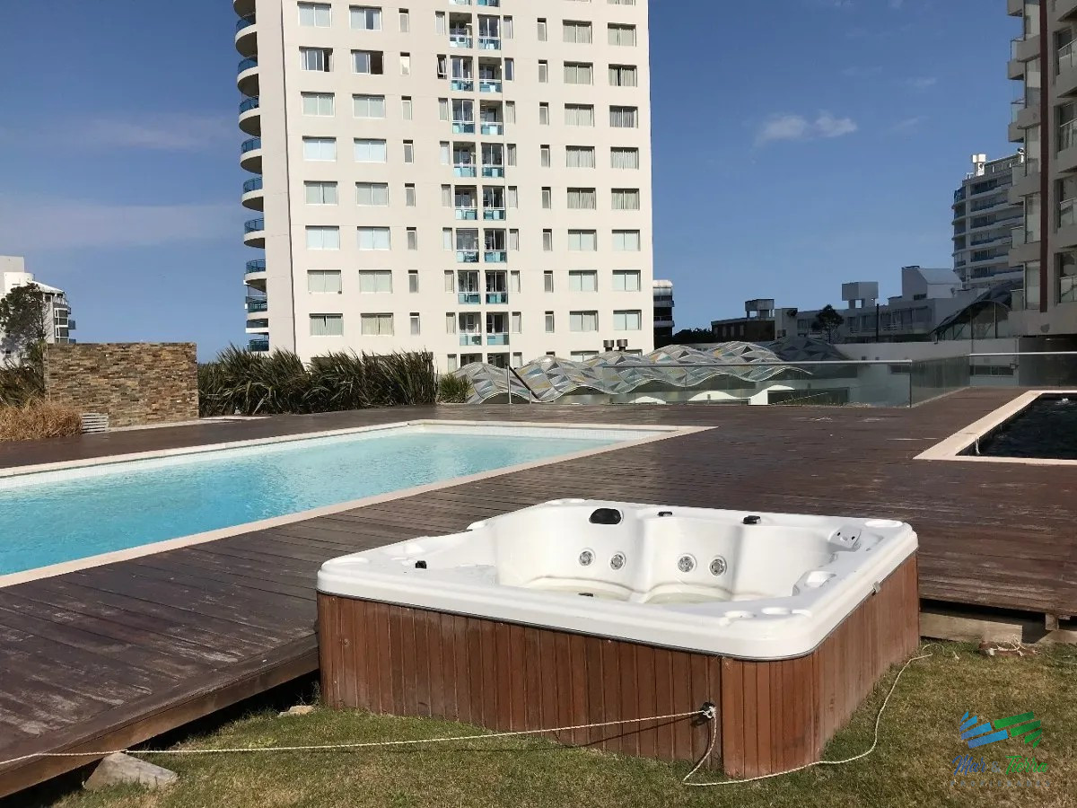 Apartamento ID.3923 - Venta Alquiler apartamento 3 dormitorios 2 baños playa brava punta del este